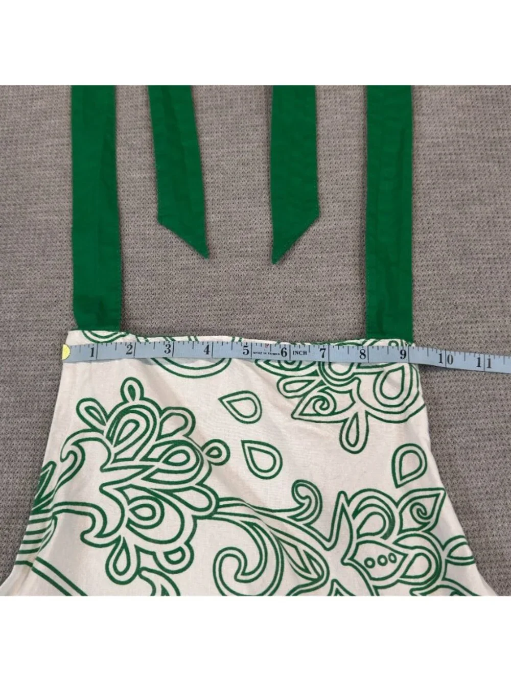 Flirty Aprons apron features